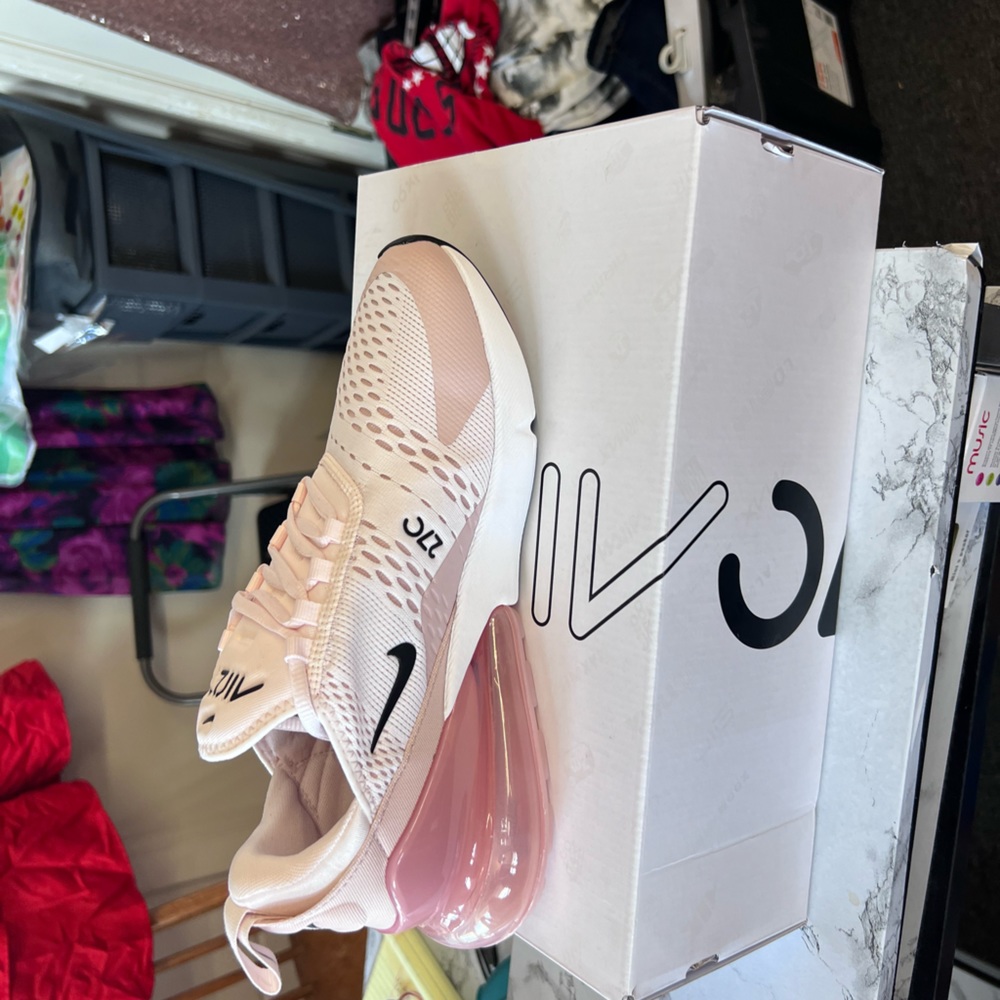 Nike Women’s Air Max 270 - Light Soft Pink/Black